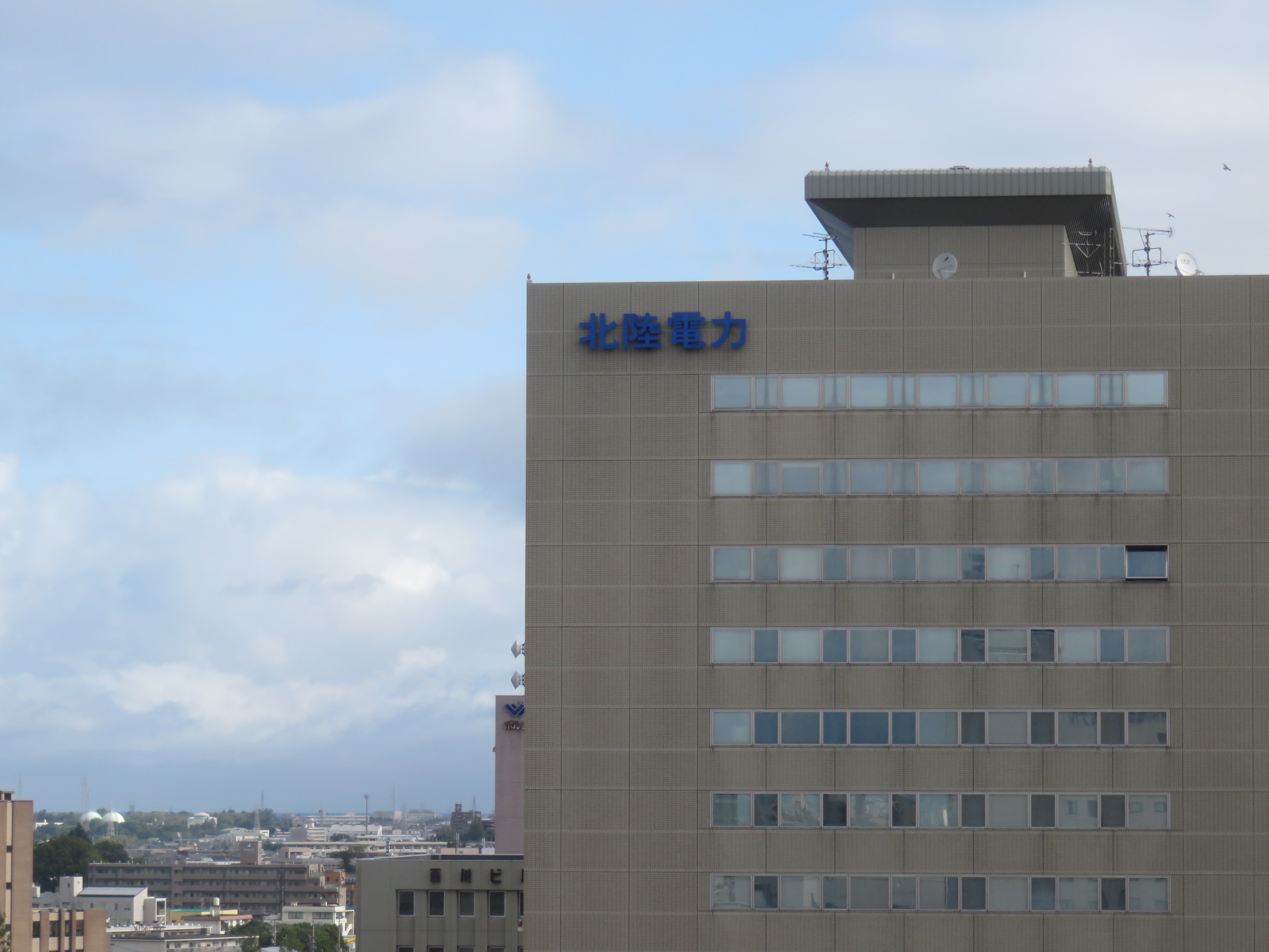 富山地鉄ホテルの窓から見た景色
